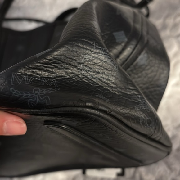 MCM Reversible Shoppe for Sale - Picture 4 of 13